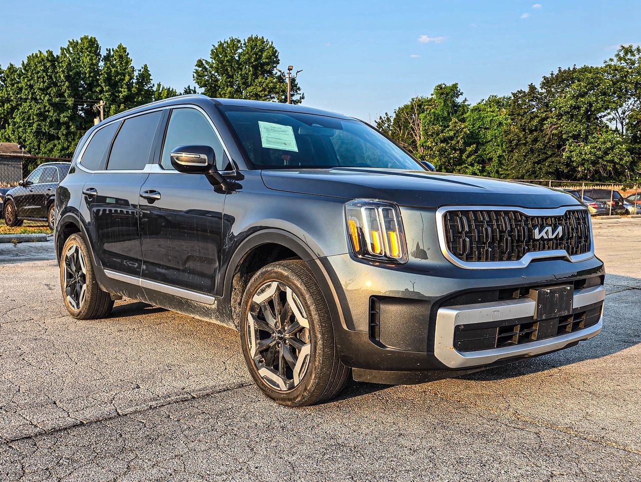 Used 2024 Kia Telluride EX w/ EX Captain's Chair Package AWD/4WD video 1