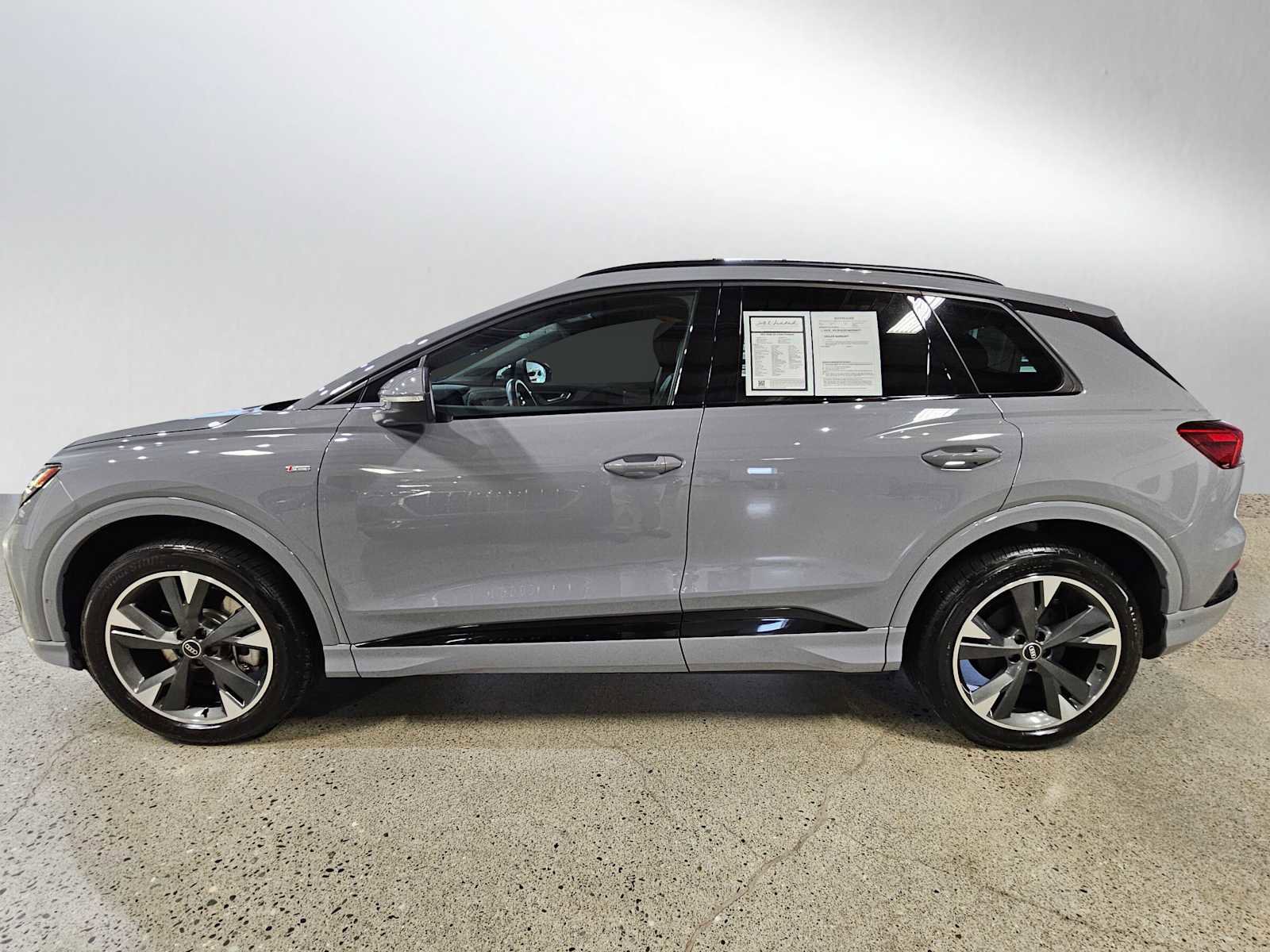 Used 2023 Audi Q4 e-tron Premium Plus image 4