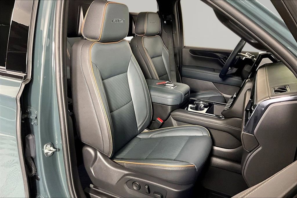 Used 2025 GMC Yukon AT4 w/ AT4 Premium Plus Package AWD/4WD image 29