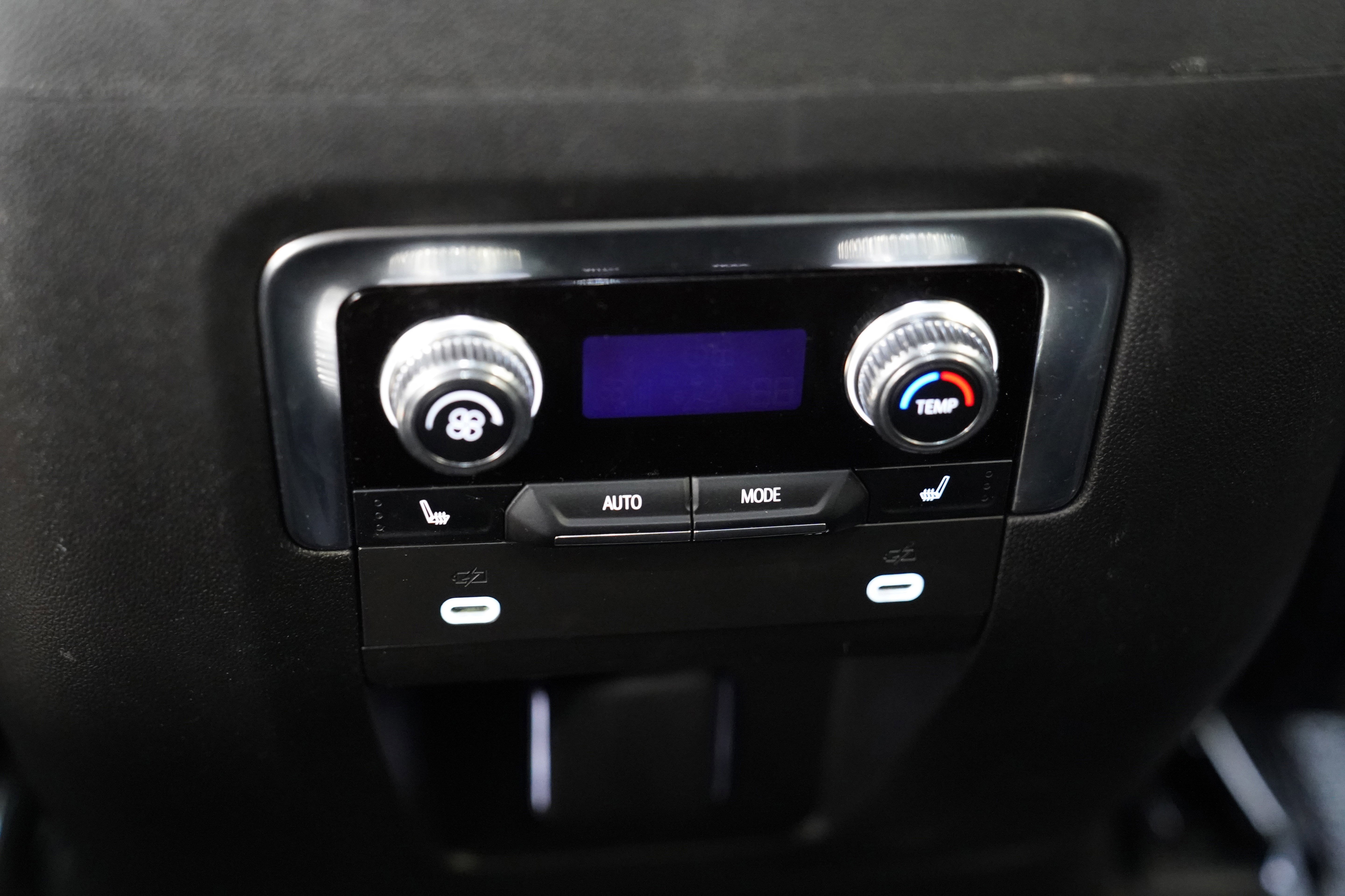 Used 2023 GMC Yukon Denali image 6