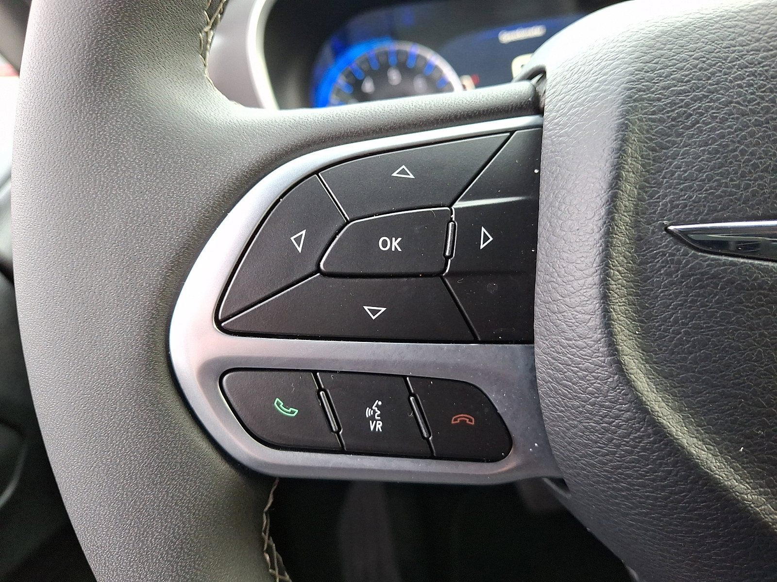 Certified 2025 Chrysler Pacifica Select image 23