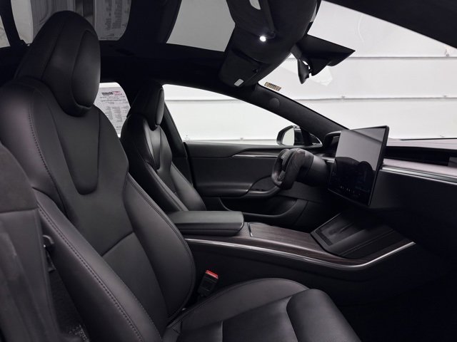 Used 2023 Tesla Model S Standard Range image 16