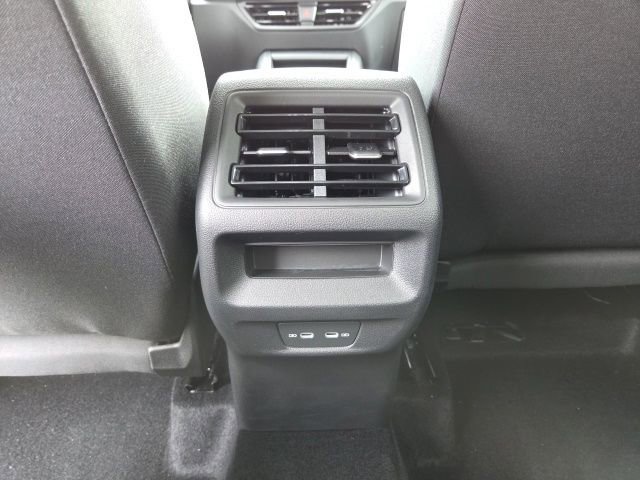 Used 2025 Volkswagen Tiguan S image 21