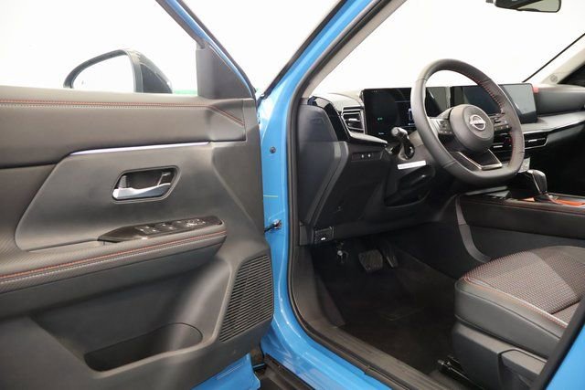 New 2026 Nissan Kicks SR w/ SR Premium Package AWD/4WD image 8