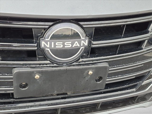 Used 2025 Nissan Versa SV FWD image 24