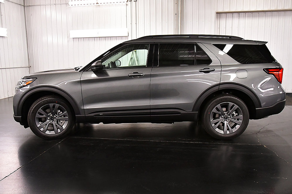 New 2026 Ford Explorer Active w/ Active Comfort Package AWD/4WD image 4