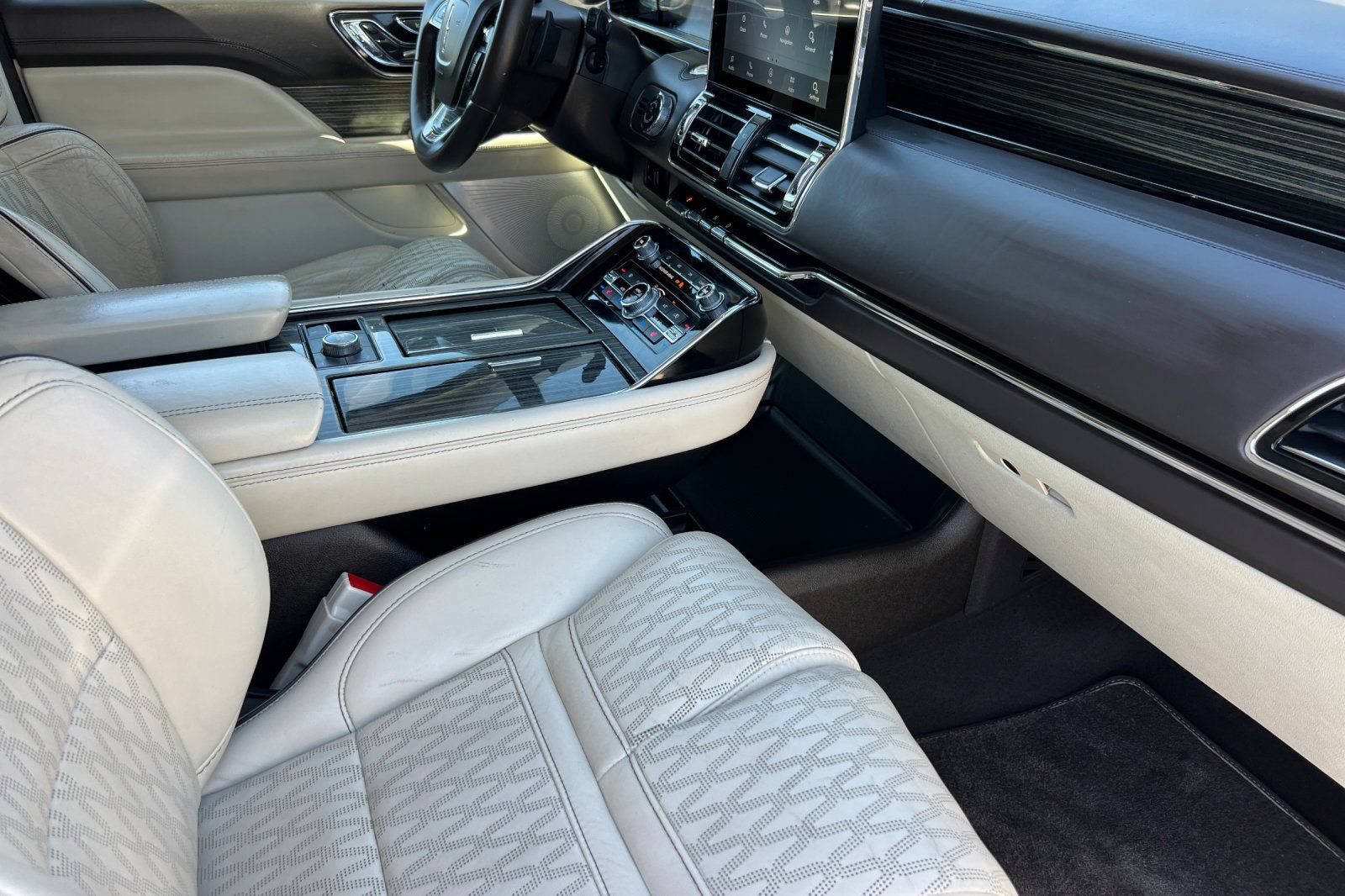 Used 2021 Lincoln Navigator L Black Label AWD/4WD image 17