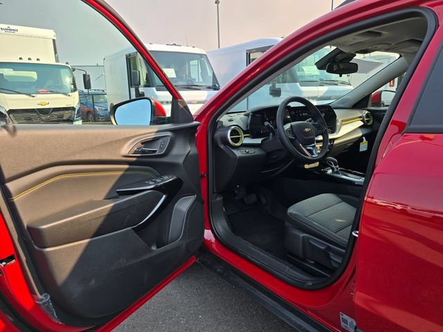 New 2026 Chevrolet Trax LT w/ LT Convenience Package FWD image 19