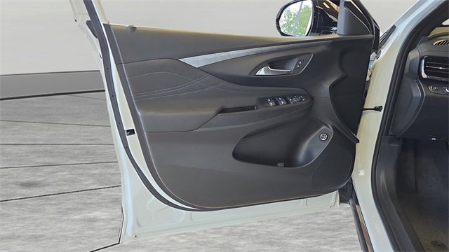 Used 2025 Buick Envista Sport Touring w/ Convenience I Package image 8
