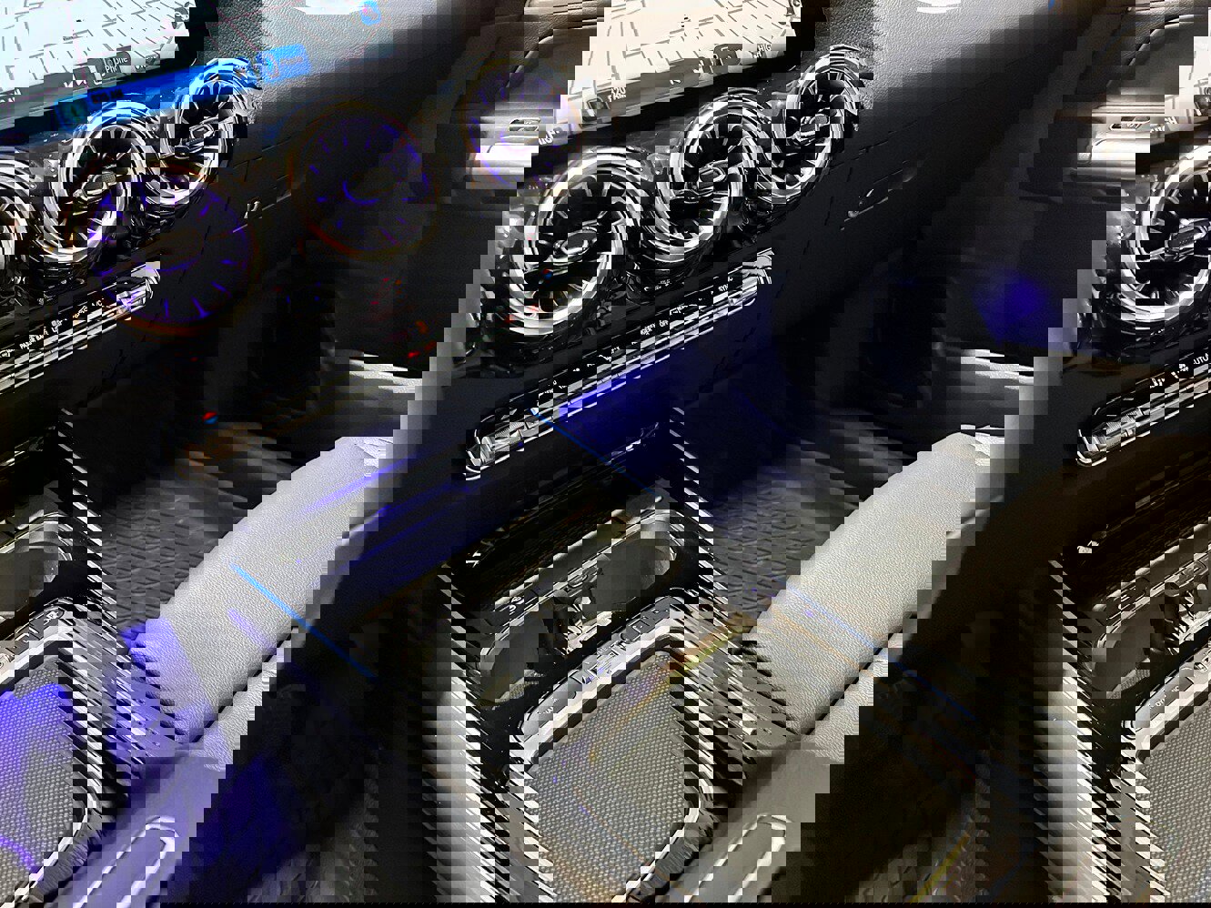 Used 2026 Mercedes-Benz GLA 250 4MATIC image 25