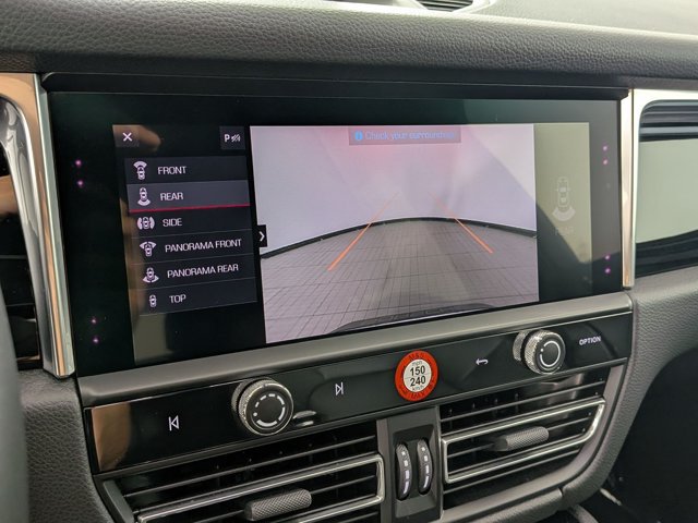 Certified 2025 Porsche Macan S AWD/4WD image 19