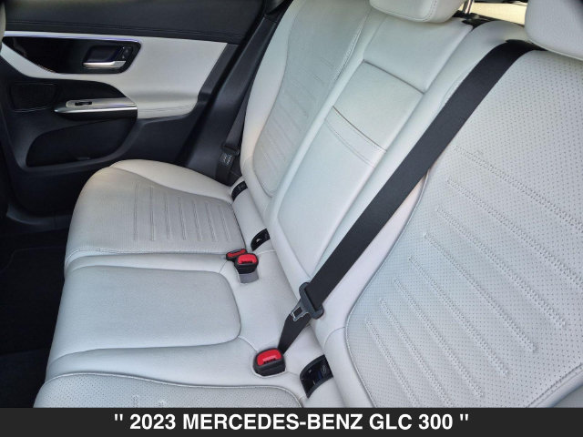 Used 2023 Mercedes-Benz GLC 300 4MATIC image 25