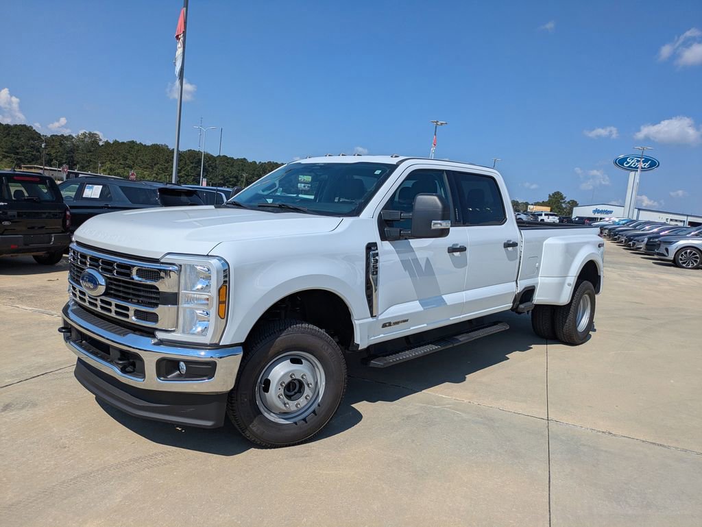 Used 2024 Ford F350 XLT AWD/4WD image 4