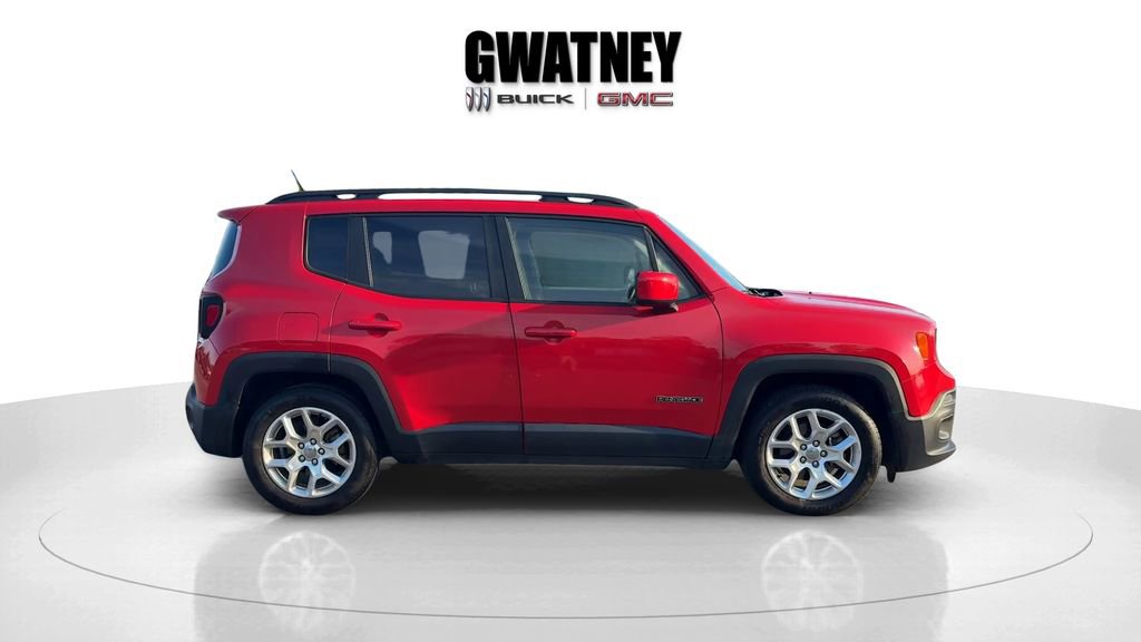 Used 2017 Jeep Renegade Latitude image 2