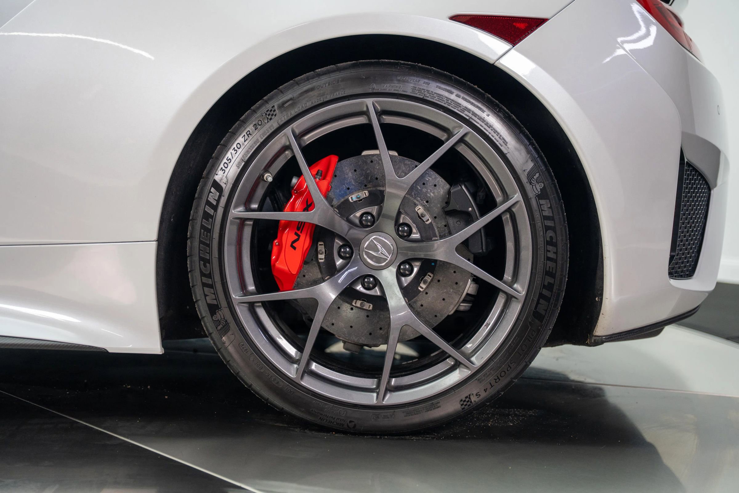 Used 2017 Acura NSX image 16