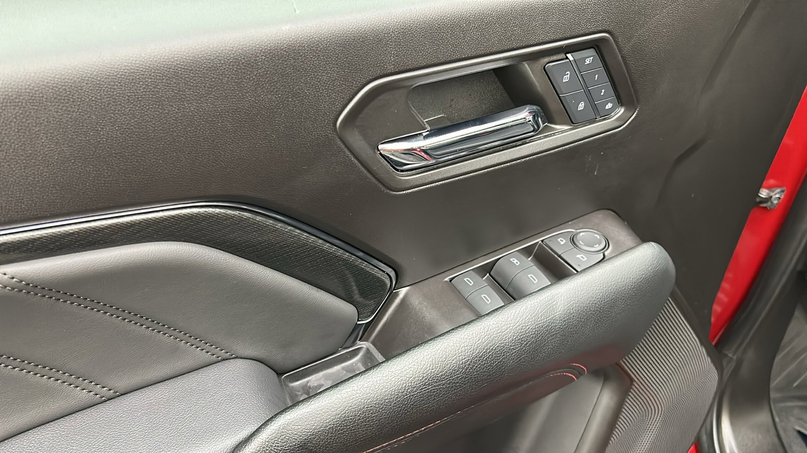 Used 2024 GMC Canyon AT4X image 31