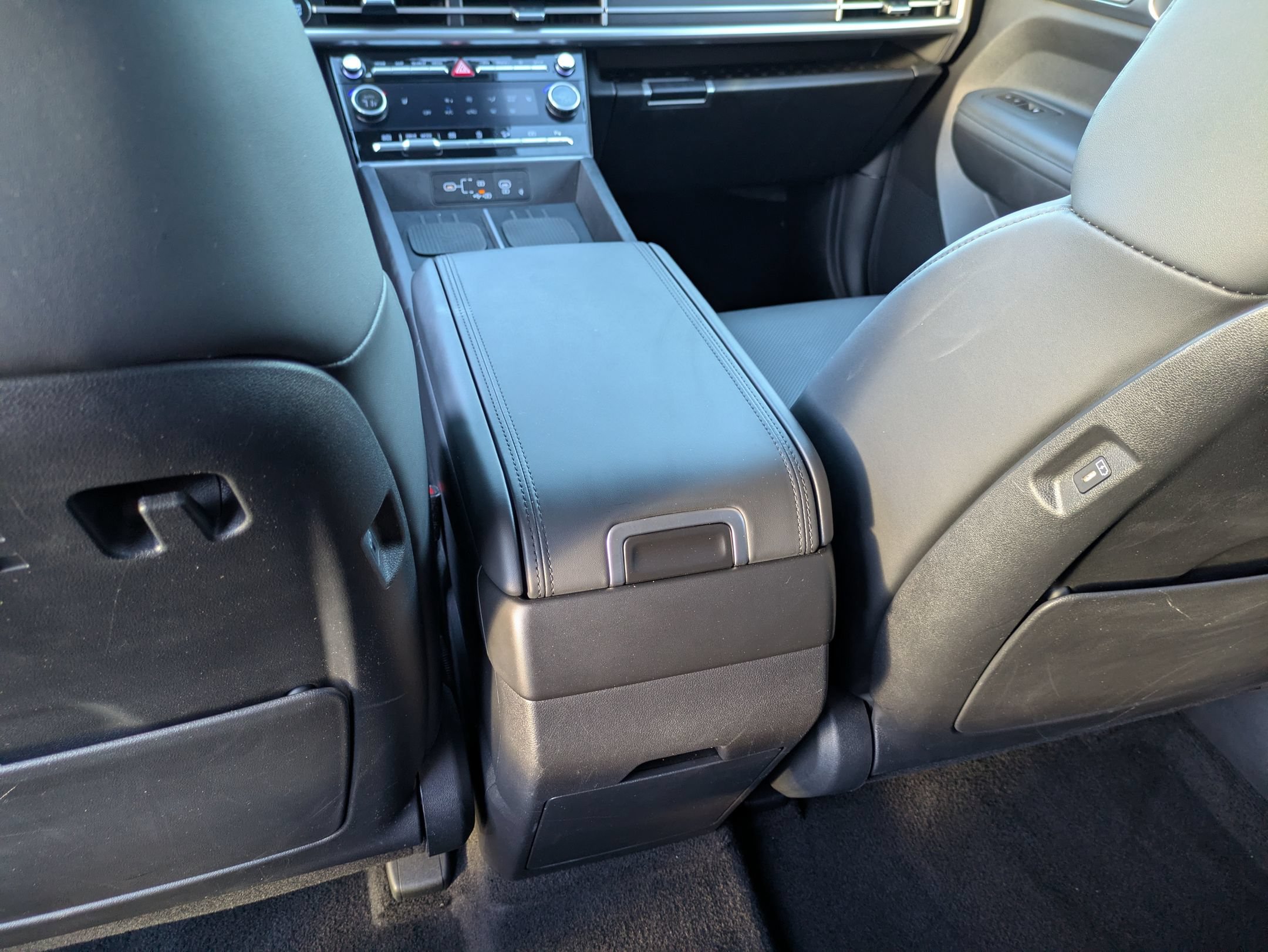 Used 2025 Hyundai Santa Fe SEL AWD/4WD image 30
