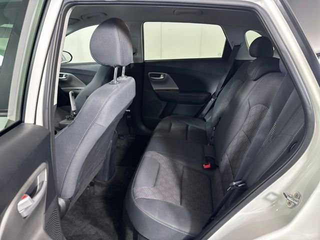 Used 2021 Kia Niro LX image 25