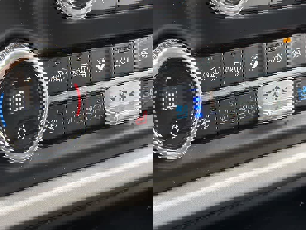 Used 2024 Ford Expedition Max XLT image 21