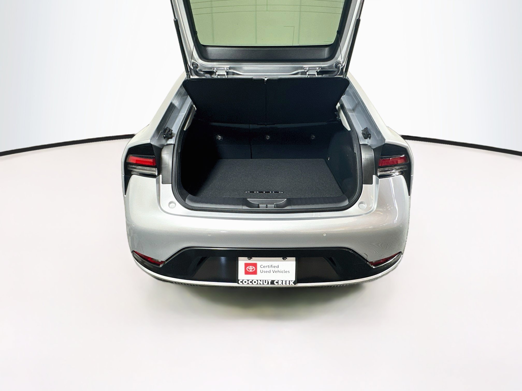 Certified 2023 Toyota Prius XLE FWD image 31