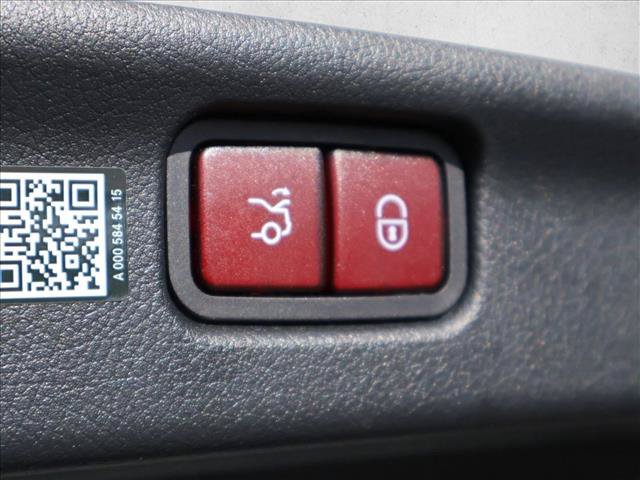 Used 2025 Mercedes-Benz C 300 4MATIC Sedan image 7