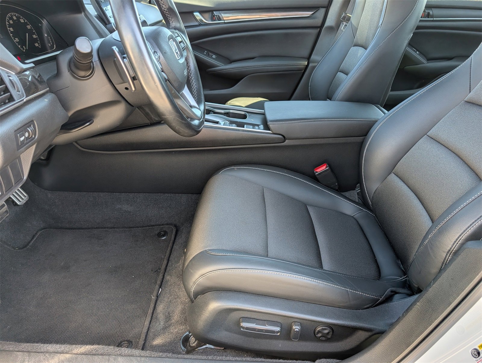 Used 2022 Honda Accord Sport image 14