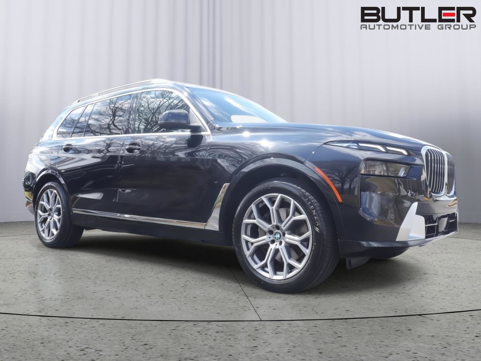 Used 2023 BMW X7 xDrive40i w/ Premium Package image 3
