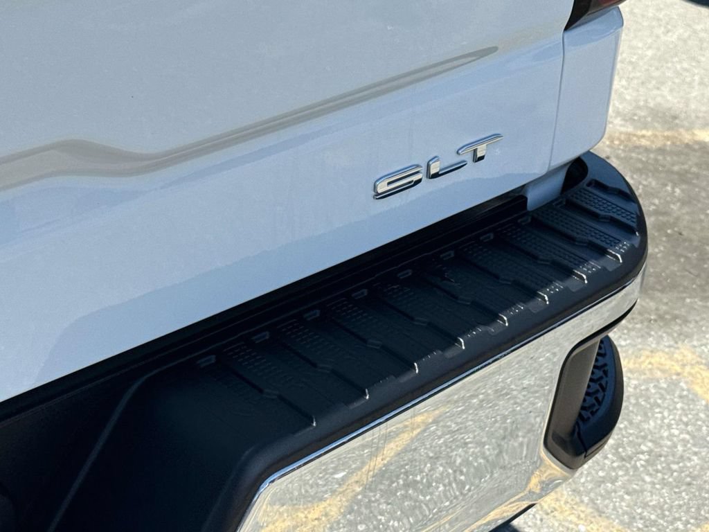 Used 2025 GMC Sierra 1500 SLT AWD/4WD image 9