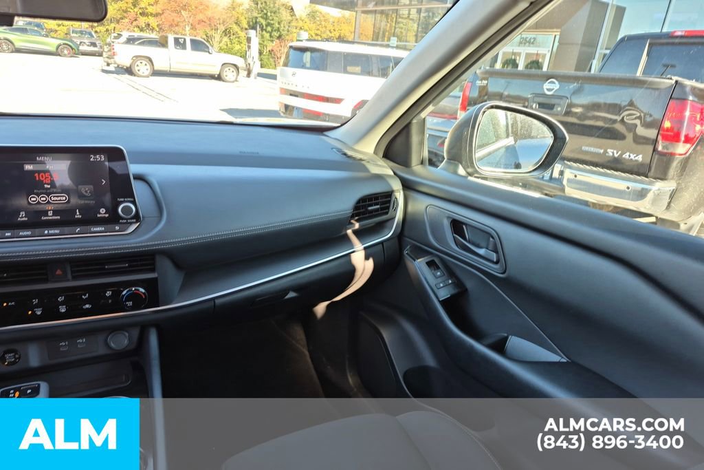 Used 2024 Nissan Rogue S image 23