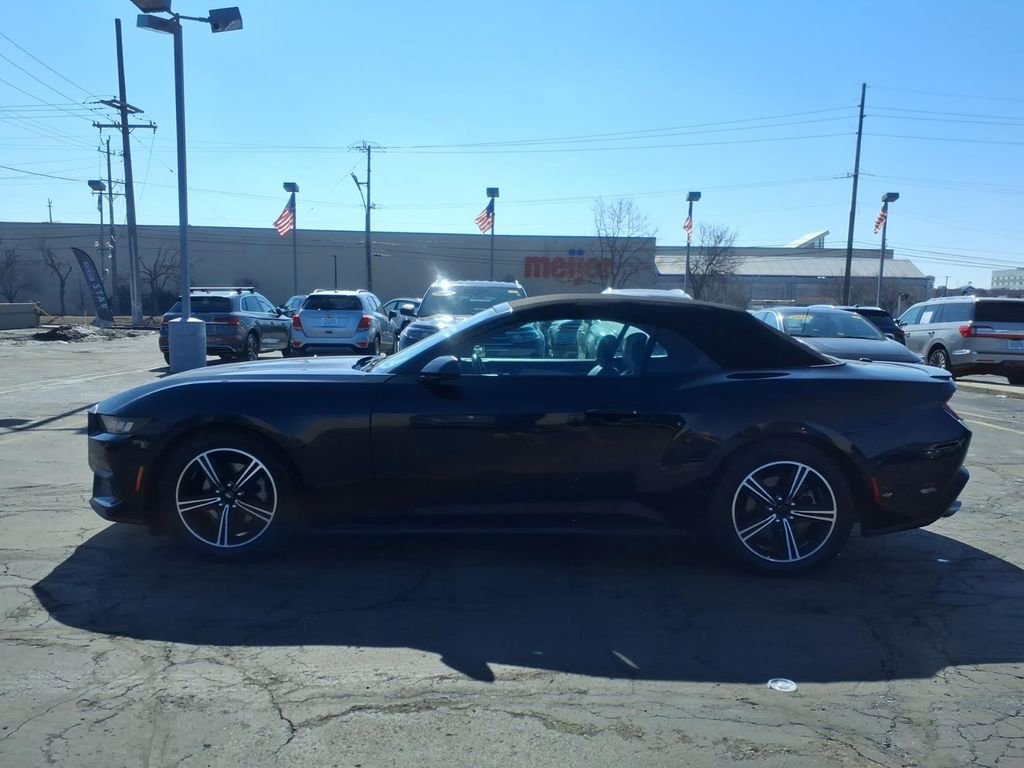 Used 2024 Ford Mustang Premium image 4