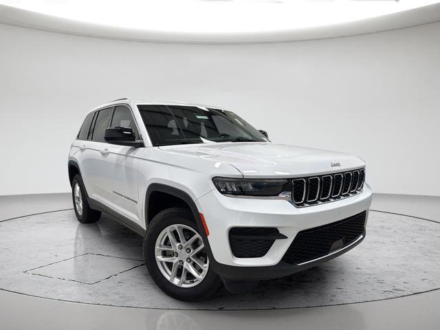 Used 2024 Jeep Grand Cherokee Laredo X image 37