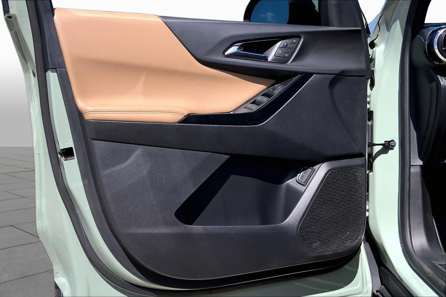 Used 2025 Chevrolet Equinox ACTIV w/ Safety and Technology Package FWD image 22