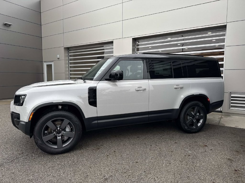 New 2026 Land Rover Defender 130 S AWD/4WD image 3