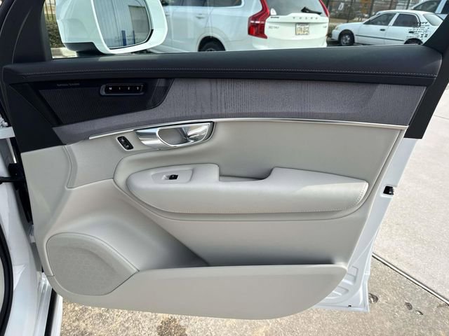 New 2026 Volvo XC90 B6 Ultra w/ Protection Package image 16