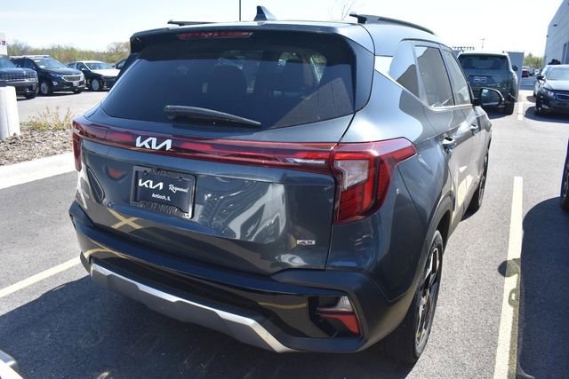 Used 2024 Kia Seltos EX AWD/4WD image 3