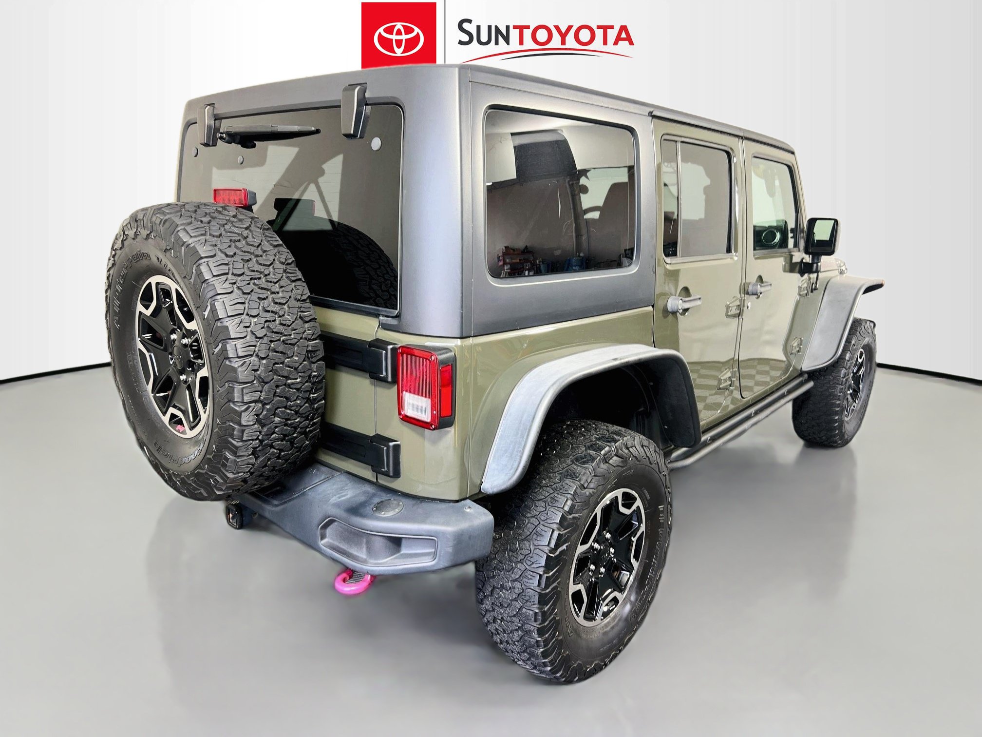 Used 2015 Jeep Wrangler Unlimited Rubicon AWD/4WD image 4