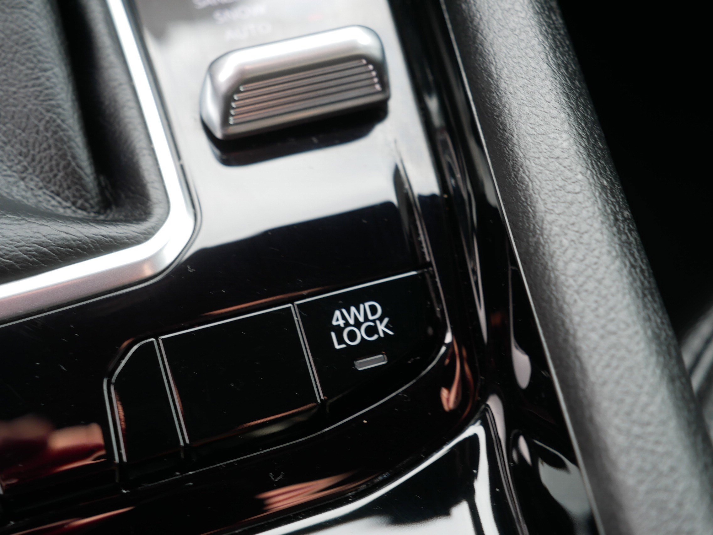 Used 2024 Jeep Compass Limited w/ Elite Group image 31