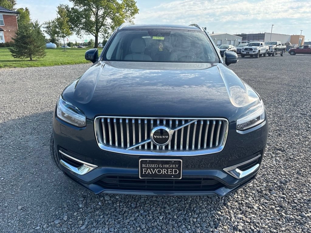 Used 2021 Volvo XC90 T8 Inscription Expression w/ Protection Package Premier AWD/4WD image 2
