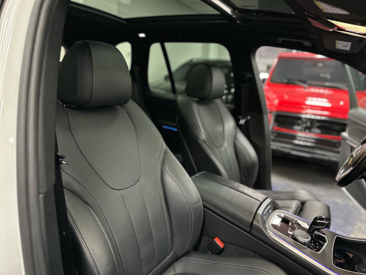 Used 2022 BMW X5 xDrive40i w/ M Sport Package AWD/4WD image 33