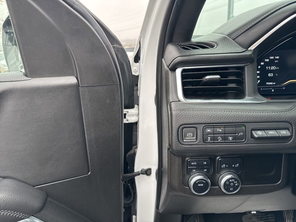 Used 2022 GMC Yukon XL Denali image 12