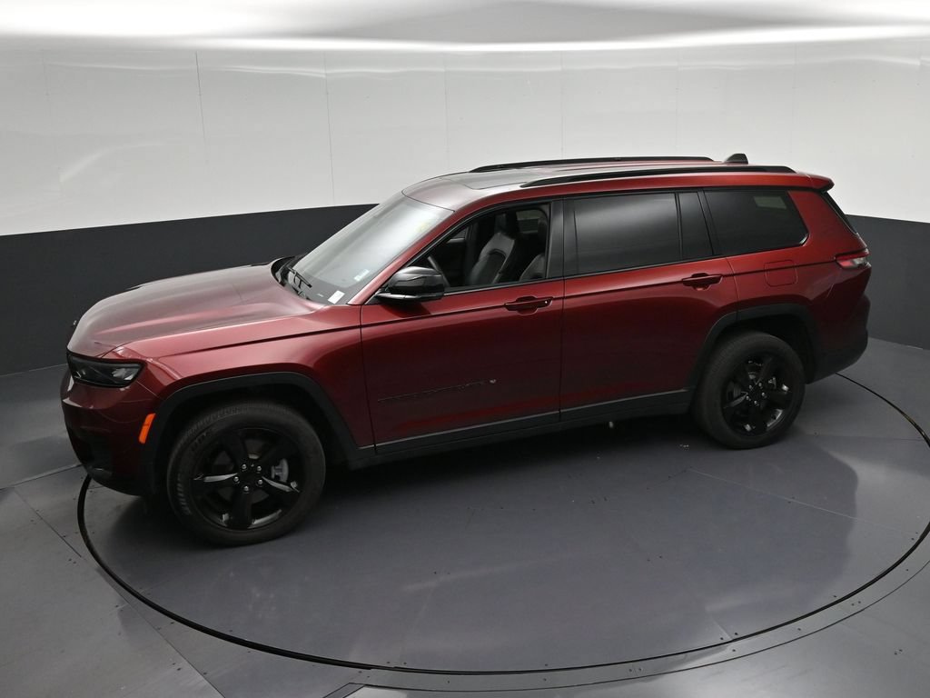 Used 2023 Jeep Grand Cherokee L Laredo AWD/4WD image 23