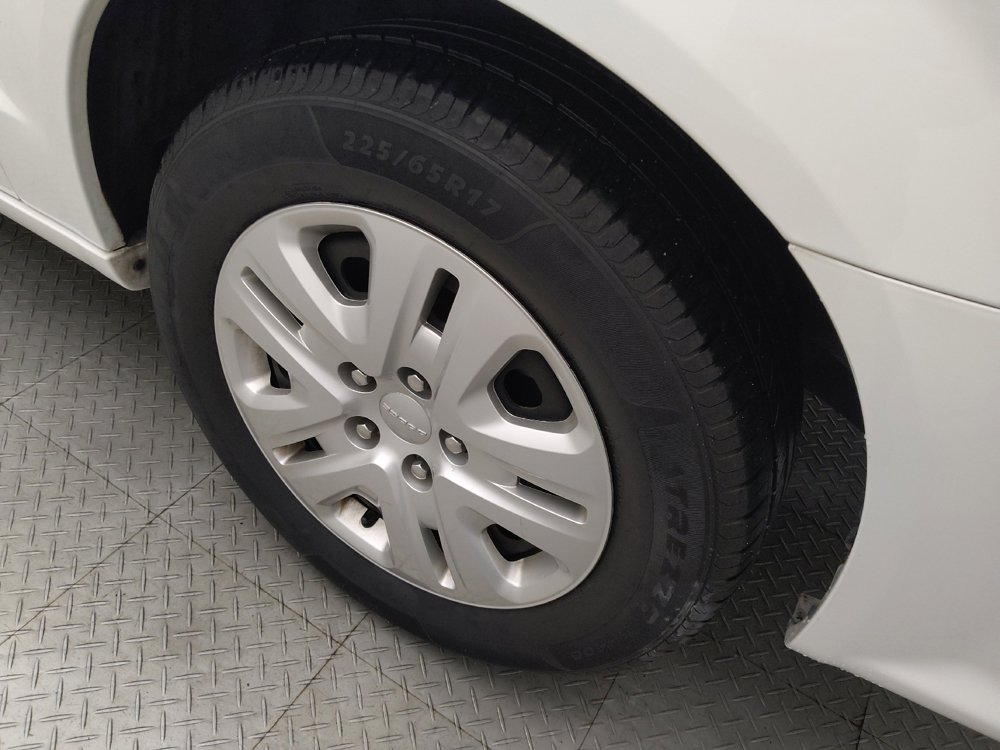 Used 2018 Dodge Grand Caravan SE w/ UConnect Hands-Free Group image 31