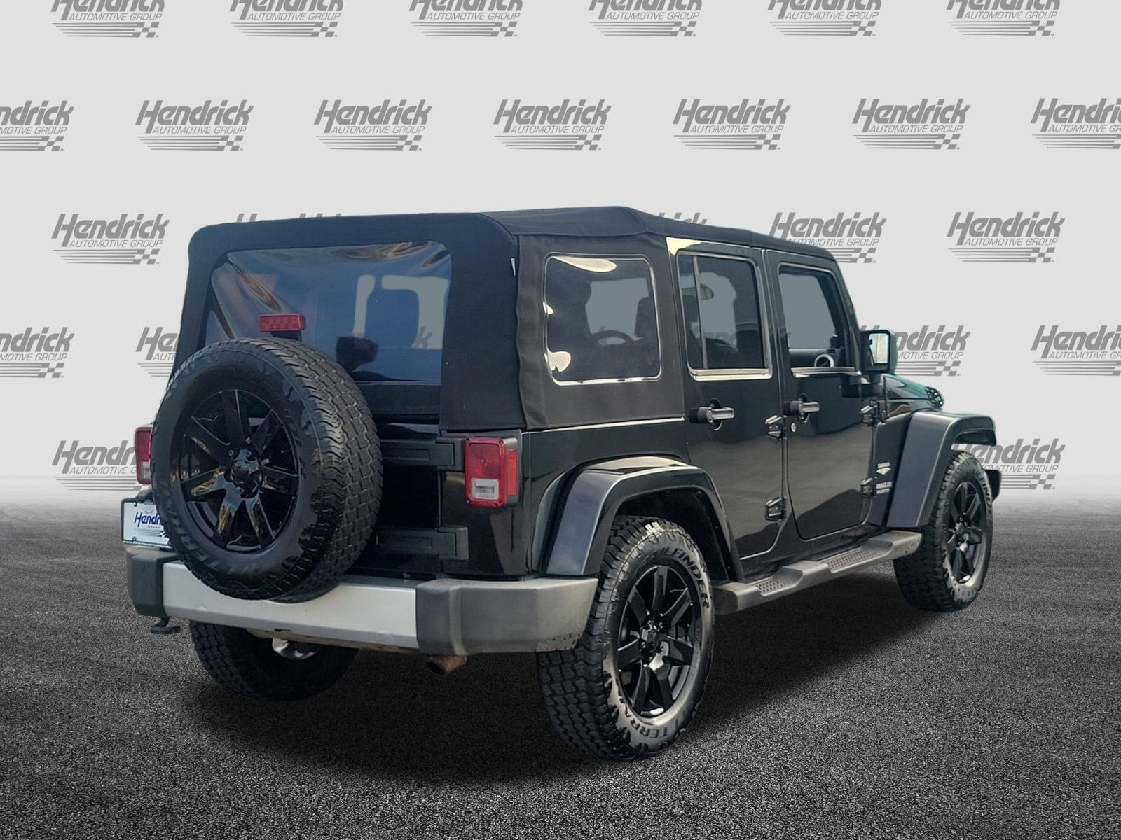 Used 2009 Jeep Wrangler Unlimited Sahara w/ Dual Top Group image 7