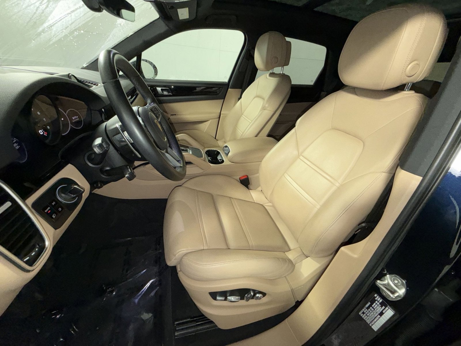 Used 2021 Porsche Cayenne image 13
