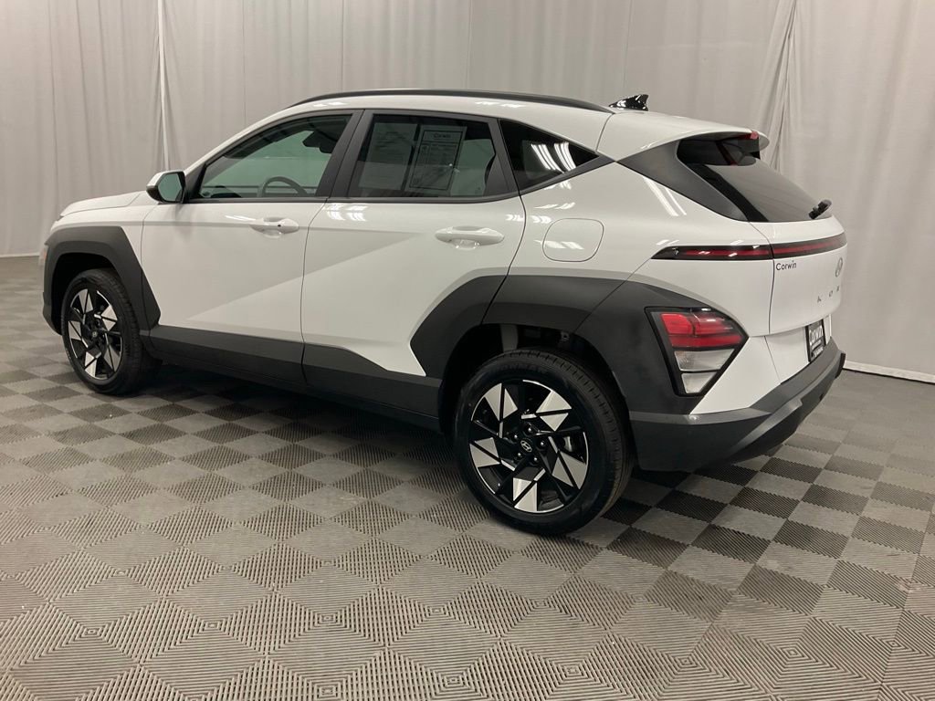 Used 2025 Hyundai Kona SEL image 8
