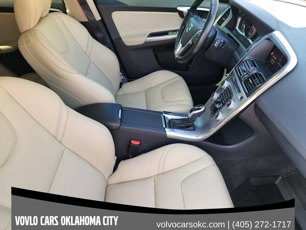 Used 2017 Volvo XC60 T6 Dynamic w/ Preferred Option Package AWD/4WD image 12
