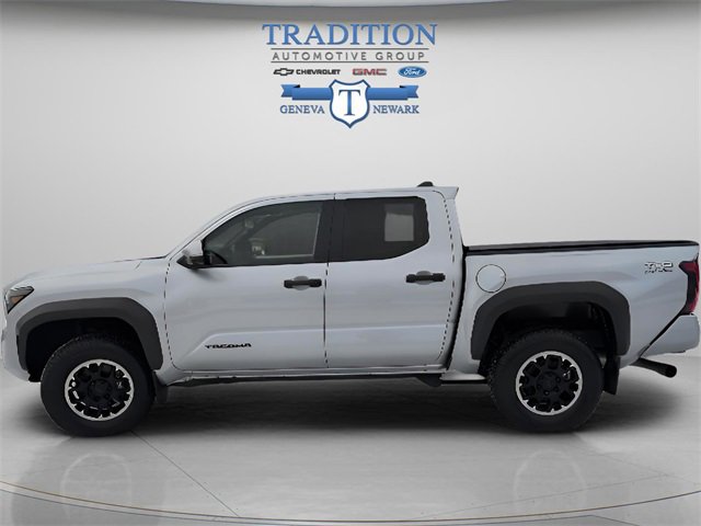 Used 2024 Toyota Tacoma TRD Off-Road w/ TRD Off Road Premium Package image 2