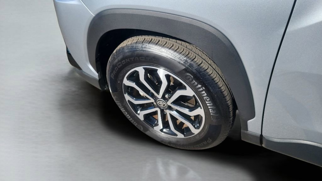 Used 2024 Toyota Corolla Cross S AWD/4WD image 18