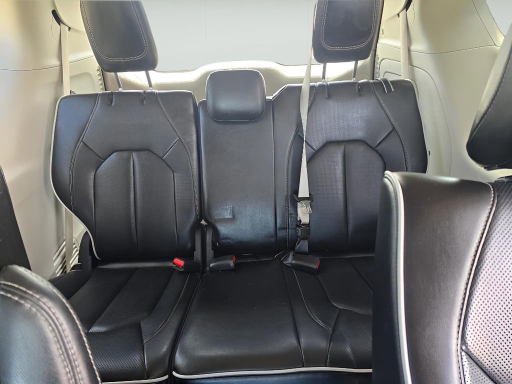 Used 2023 Chrysler Pacifica Limited image 24