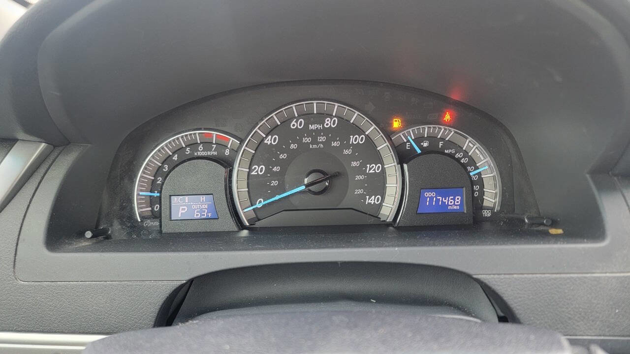 Used 2013 Toyota Camry SE image 11